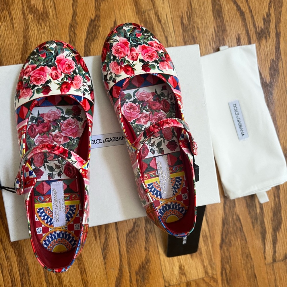 Dolce & Gabbana Girl’s Mary Jane ballet flat in size 32
